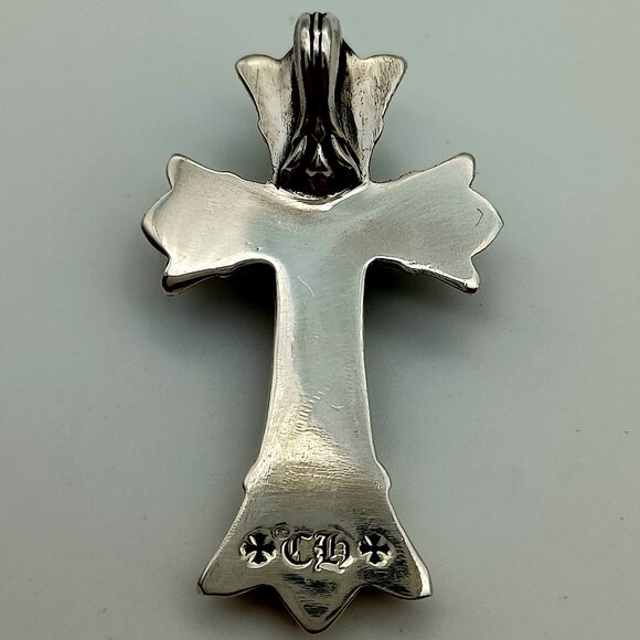 Authentic CHROME HEARTS Medium Stacked Gothic Cross Pendant - Picture 5 of 6